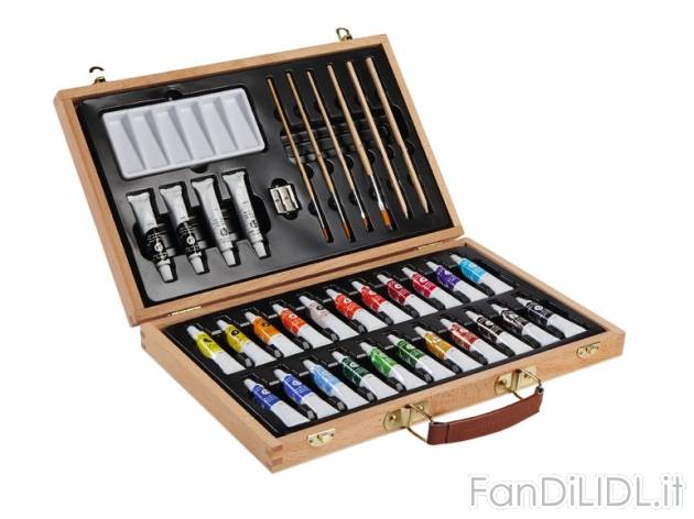Set colori acrilici in valigetta , prezzo 14,99 &#8364; per Al set 
- In pratica ...