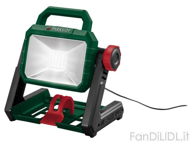 Faro LED ricaricabile da lavoro , prezzo 24,99 EUR 
Faro LED ricaricabile da lavoro ...