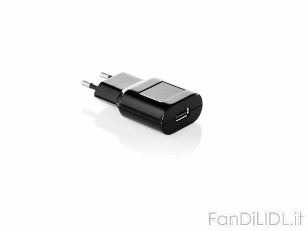 Adattatore USB per auto o per presa , prezzo 4.99 &#8364; per Alla confezione ...