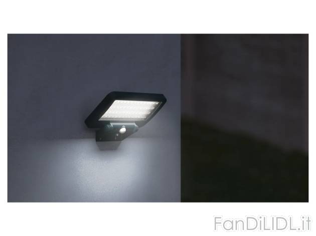 Faro LED ad energia solare con sensore , prezzo 9.99 EUR