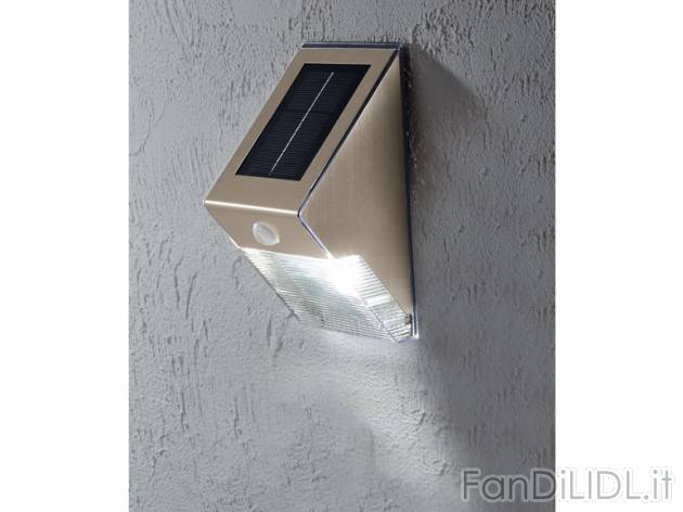 Lampada a LED ad energia solare Livarno Lux, prezzo 19,99 &#8364; per Alla confezione ...