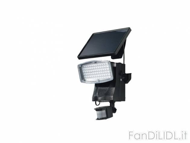 Faro LED da esterni con sensore di movimento Livarno Lux, prezzo 29,99 &#8364; ...