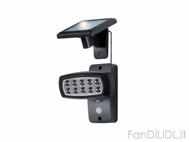 Faretto LED con sensore ad energia solare Livarno Lux, prezzo 9,99 &#8364; per ...