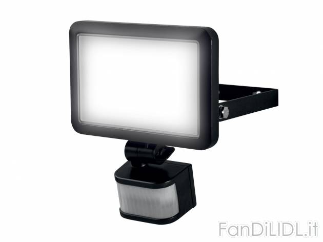 Faro LED con rilevatore di movimento Livarno Lux, prezzo 14.99 &#8364; 
- Rilevatore ...