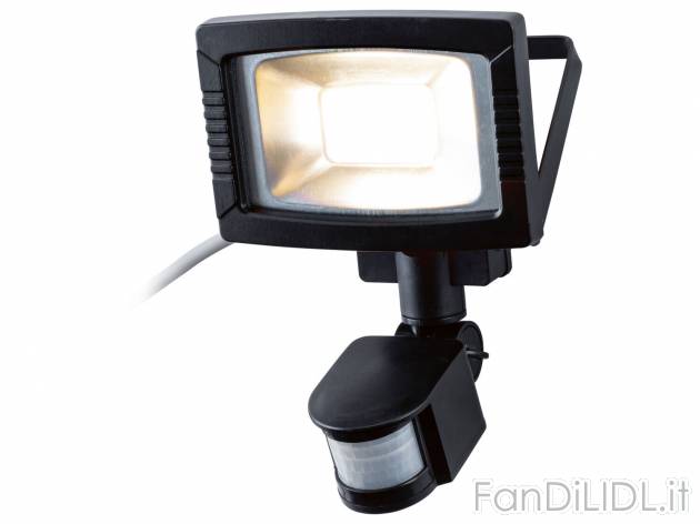 Faro LED con rilevatore di movimento Livarno, prezzo 19.99 &#8364; 
- Con sensore ...