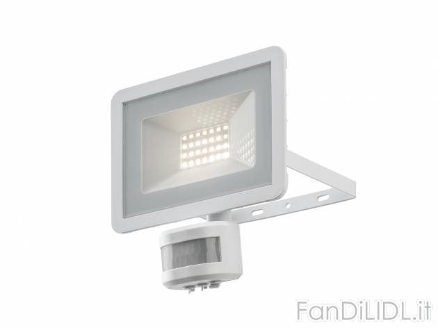 Faro LED da esterni Livarno, prezzo 14.99 &#8364; 
- Sensore di movimento con ...