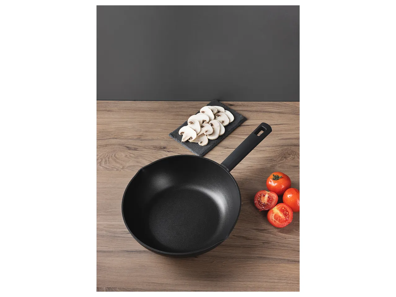 Wok in alluminio forgiato , prezzo 19.99 EUR 
Wok in alluminio forgiato Ø 28 cm ...