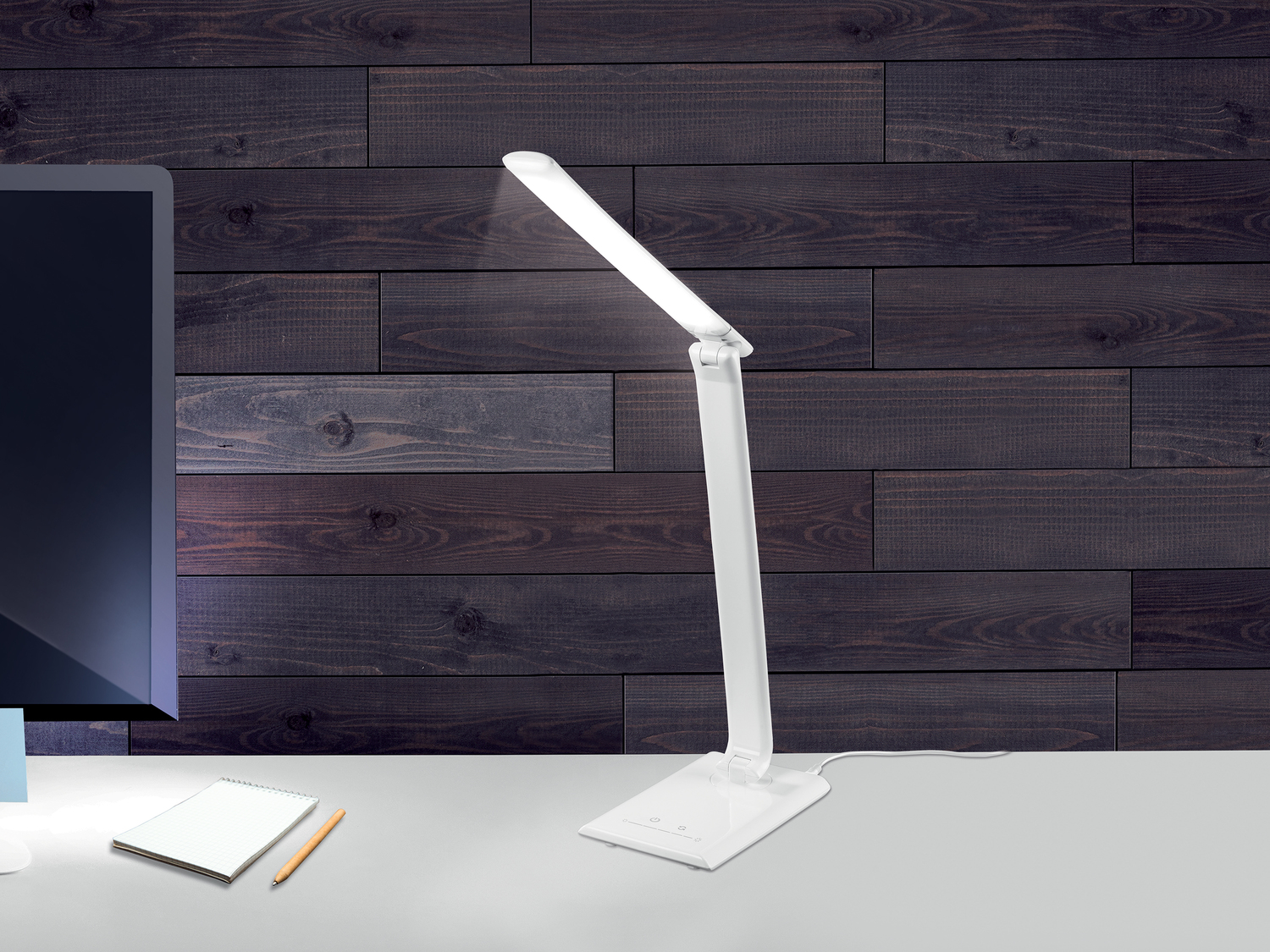 Lampada LED da tavolo Livarno Lux, prezzo 19.99 &#8364; 
- Porta USB per ricaricare ...