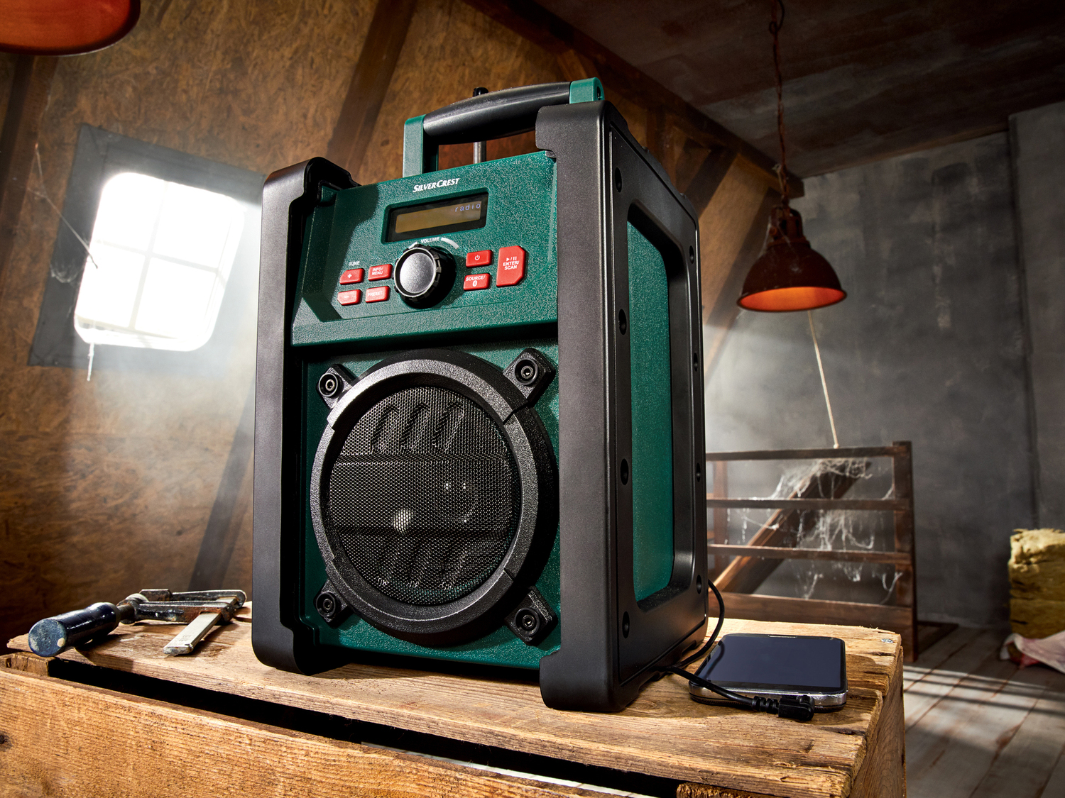Radio da cantiere Silvercrest, prezzo 59.00 € 
- Scomparto con cavo AUX-In da ...