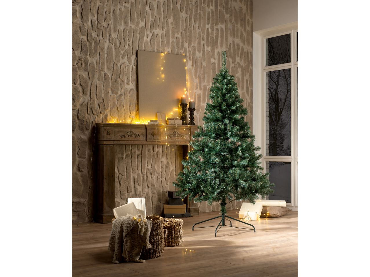 Albero di Natale , prezzo 24.99 EUR 
Albero di Natale 180 cm 
- 550 rami flessibili
- ...