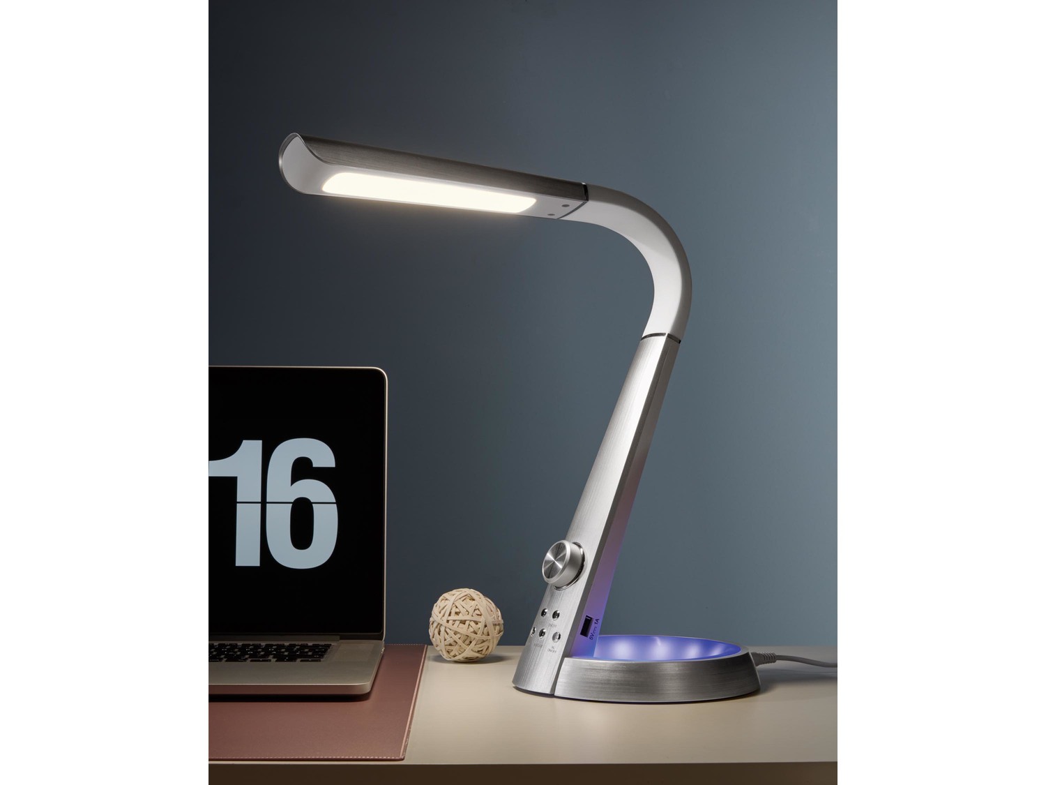 Lampada LED per scrivania Livarno Lux, prezzo 34.99 &#8364; 
- Con 2 sorgenti ...
