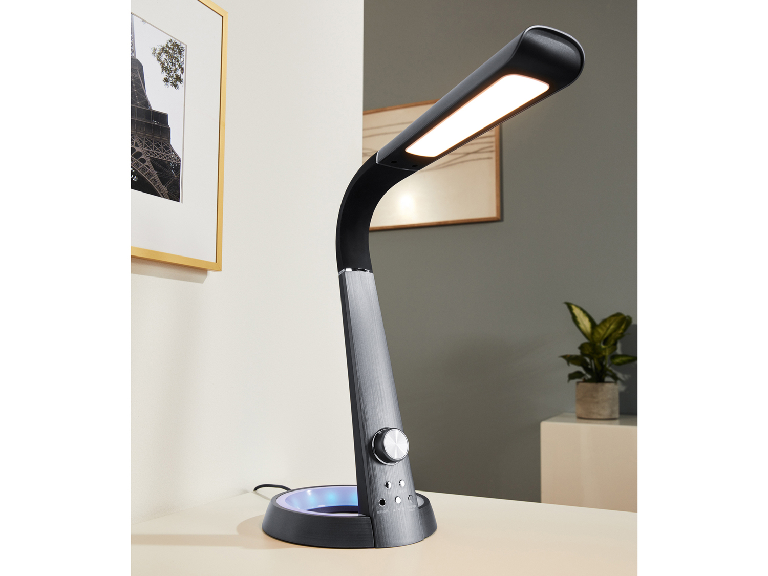 Lampada LED per scrivania Livarno Lux, prezzo 34.99 € 
- Braccio flessibile
- ...