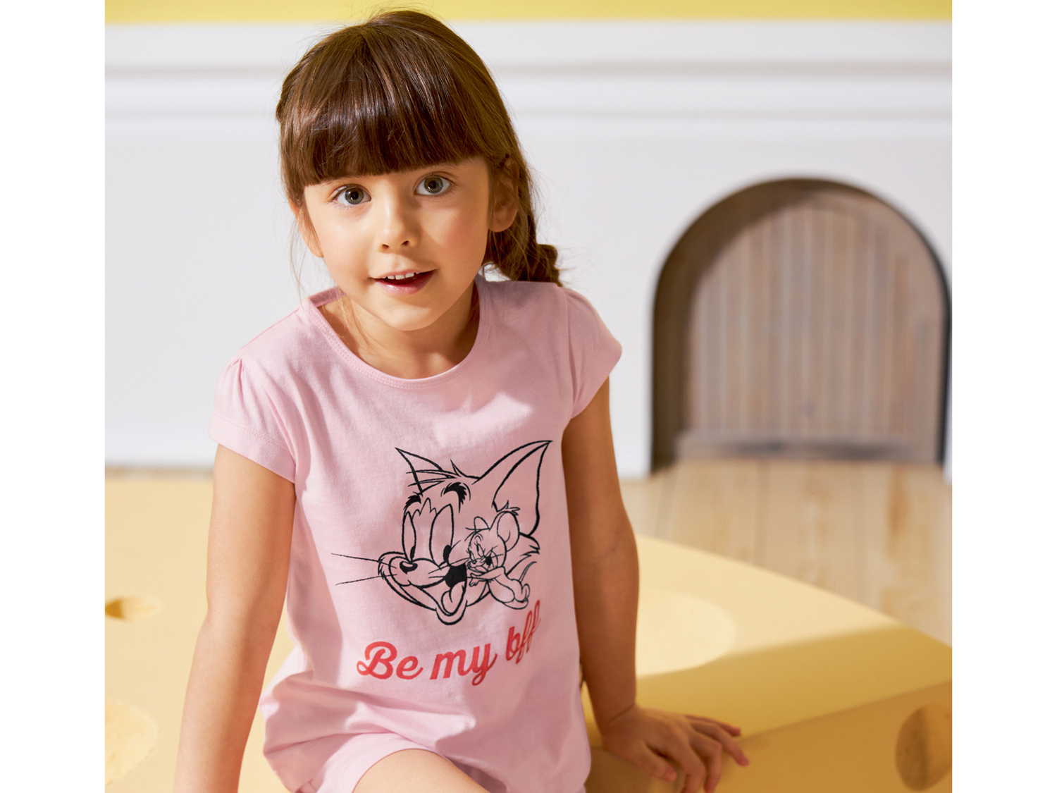 T-Shirt da bambina Tom and Jerry, prezzo 2.99 € 
Misure: 1-6 anni 
- 
Puro ...