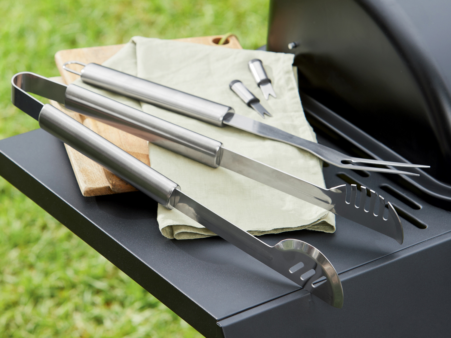 Set utensili per grill in valigetta Grill-meister, prezzo 19.99 &#8364; 
18 ...