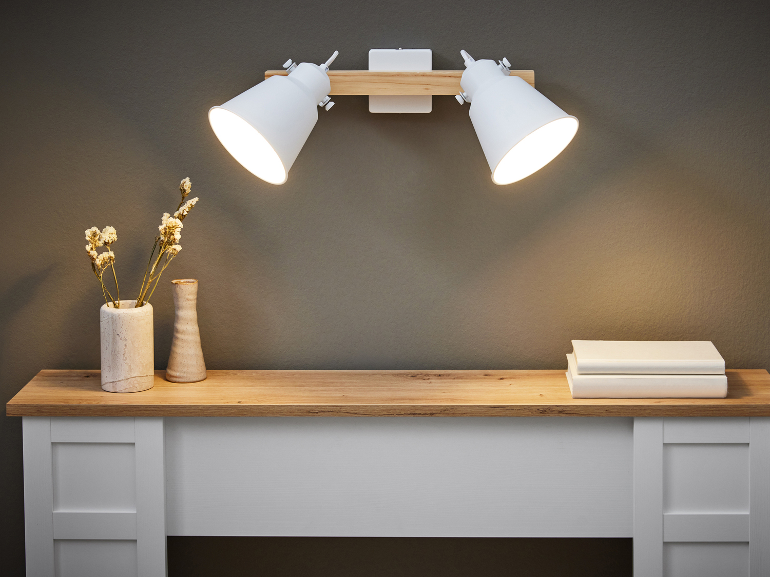 Lampada LED da soffitto Livarno, prezzo 39.99 &#8364; 
- 2700 K, 470 lm
- Con ...