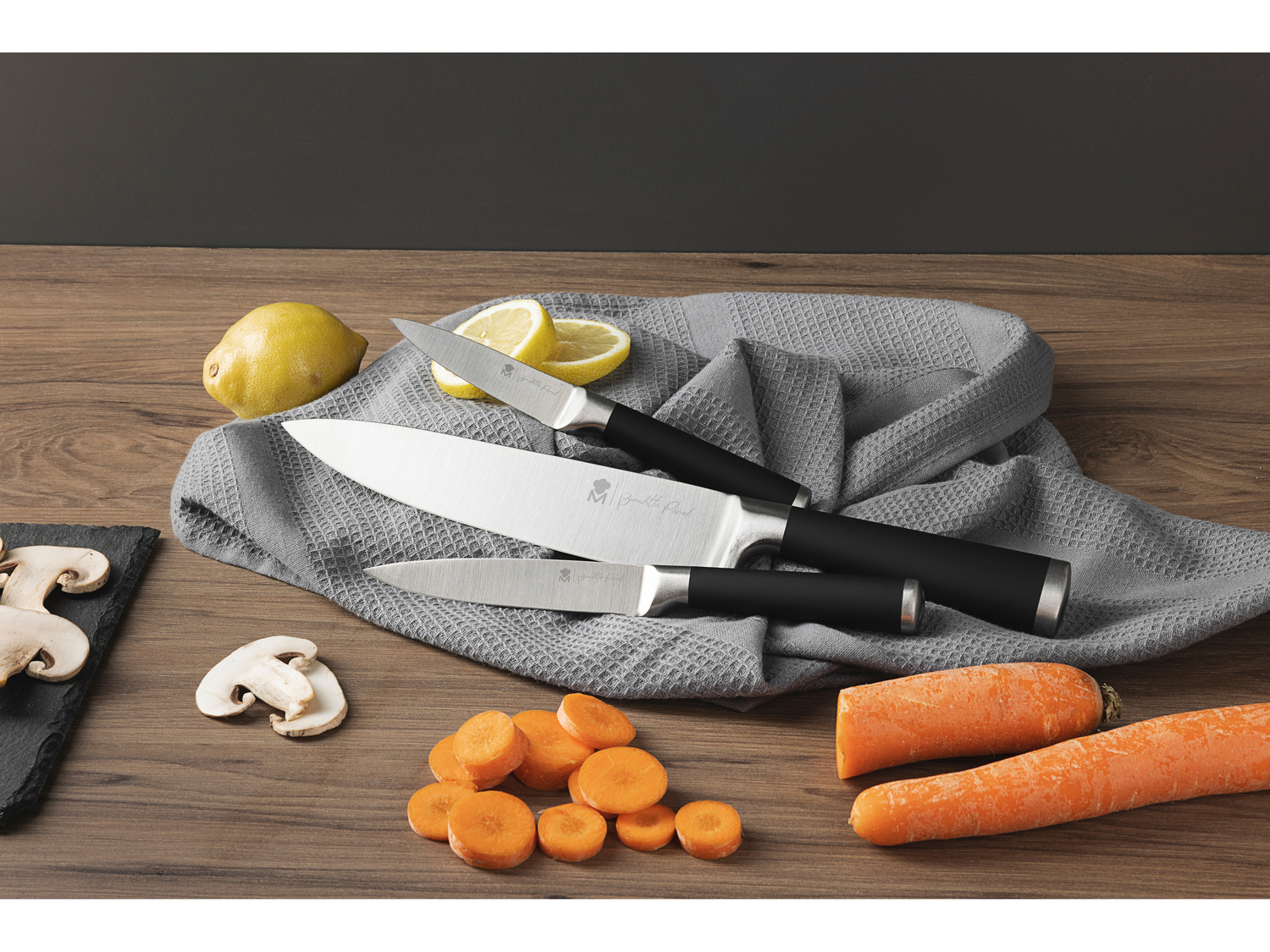 Set coltelli Masterpro, prezzo 19.99 &#8364; 
3 pezzi 
- Coltello chef, coltello ...