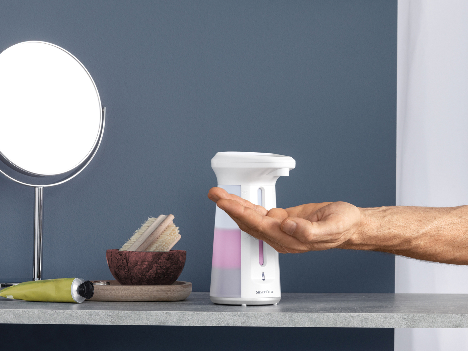 Dispenser automatico per sapone Silvercrest, prezzo 8.99 € 
- Con sensore di ...