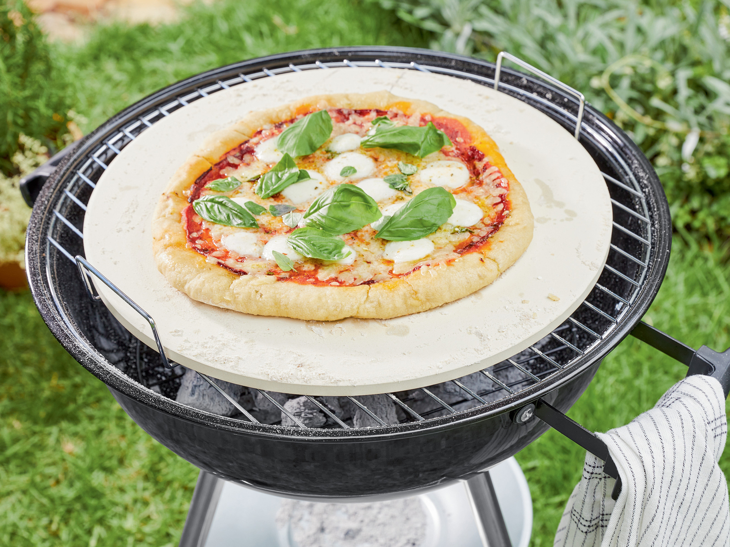 Pietra refrattaria per pizza , prezzo 8.99 &#8364; 
- Adatta per forni e barbecue ...